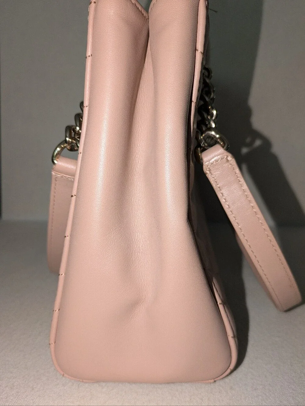 Kate Spade New York Reese Park Small Courtnee Dusty Pink Chevron Quilted